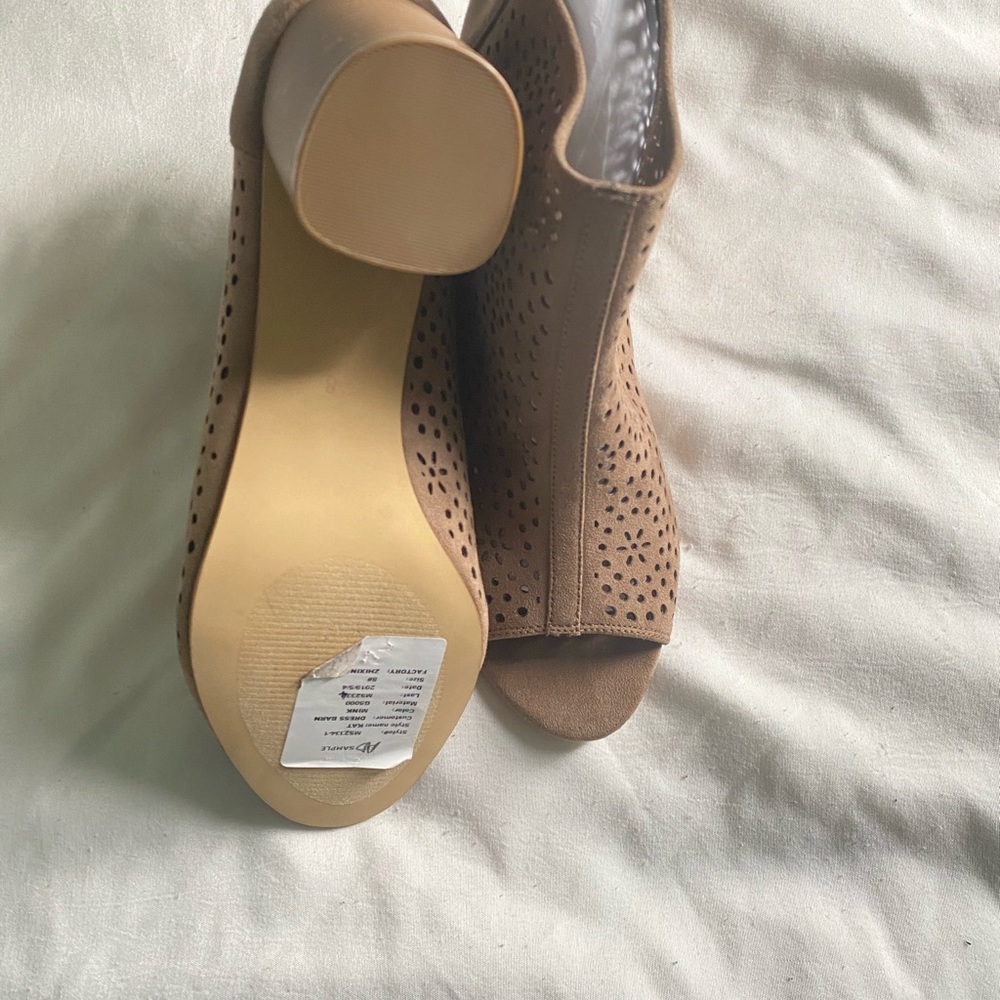 NWT Dressbarn kat cutout wedges pump (8) - Picture 6 of 13